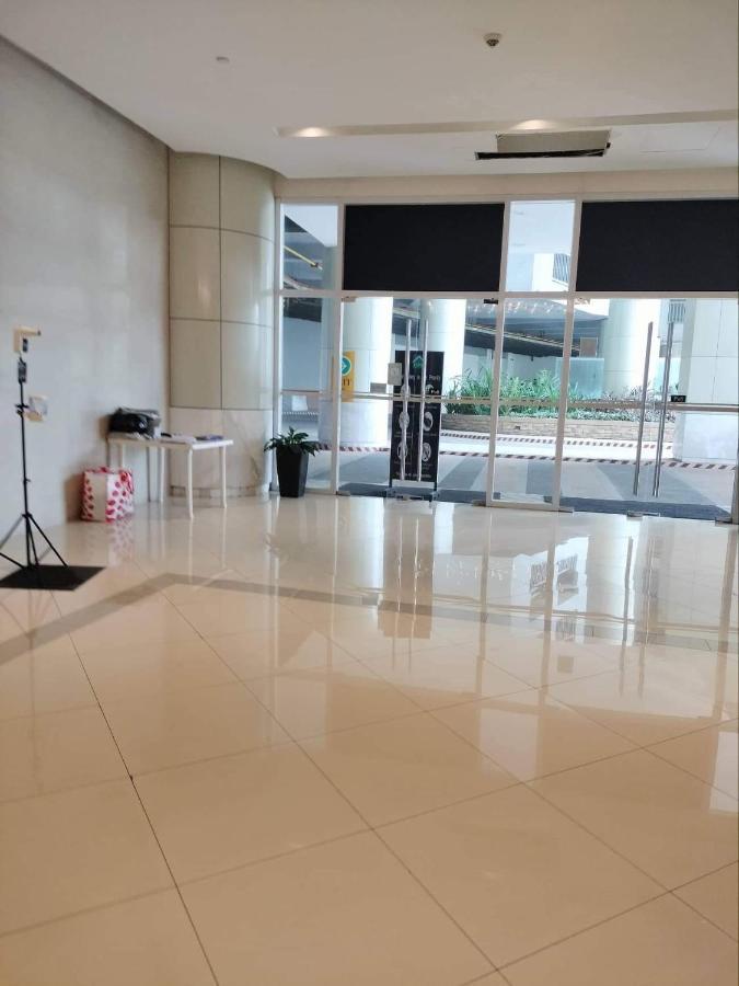 Cubao Manhattanheights Unit 7Ef Tower B, 1Br Manila Exterior foto